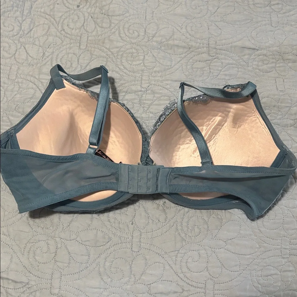 Victoria’s Secret Push Up 2 Cup sizes added Chantilly Lace Bra 38DD